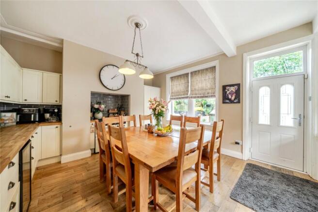 4 bed Semi-Detached for sale Image 7