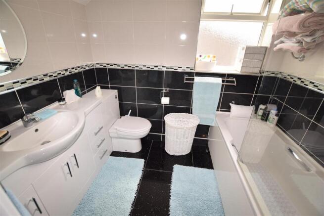 En-Suite Bathroom