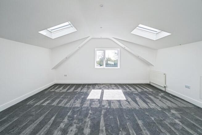 6 bed Detached for sale Image 8