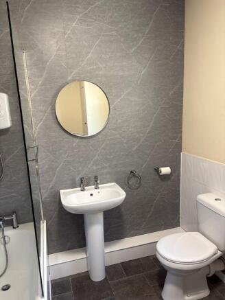 5 bed House Share to rent Image 12