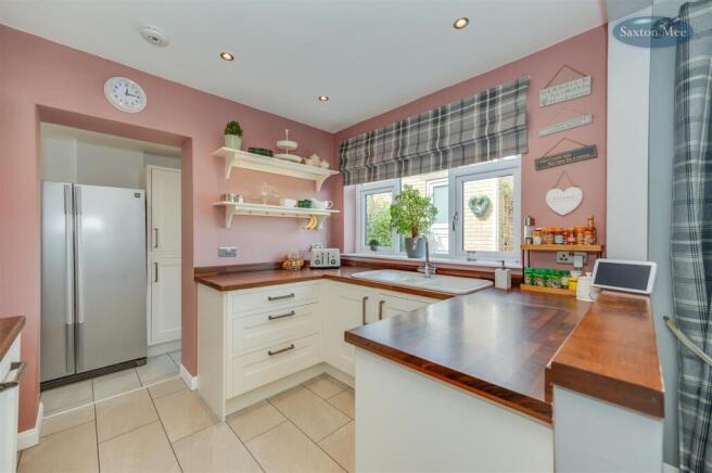 3 bed Semi-Detached for sale Image 7