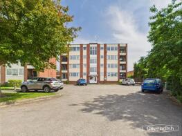16, Cotswold Court, Chester CH3 5UZ