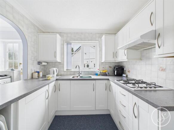 2 bed Detached Bungalow for sale Image 9