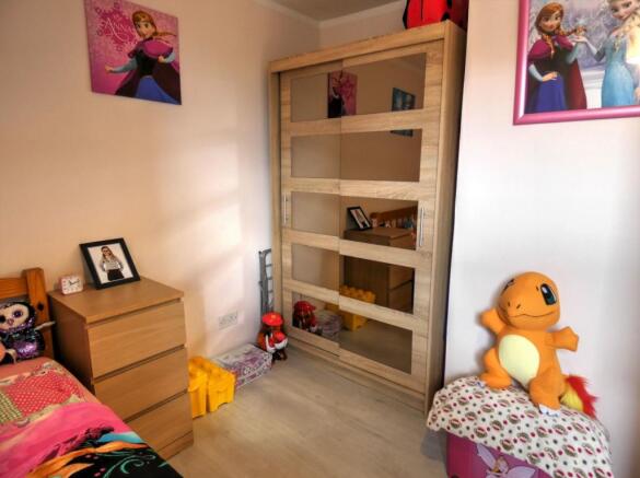 BEDROOM 2