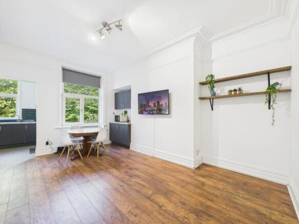 4 bed Terraced for sale Image 4