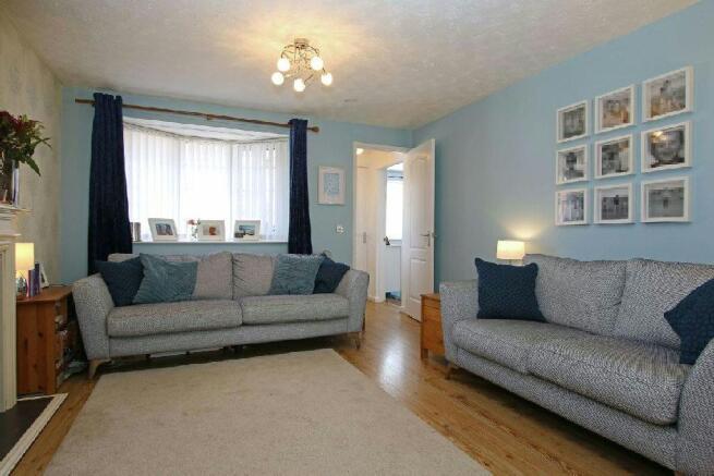 LOUNGE.