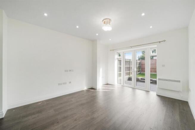 61 Whitton Avenue East - 7zxJr5iZSC4dPg3WxoRS.jpg
