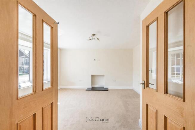 29 Stacey Rd, TN10 3AP 004.jpg