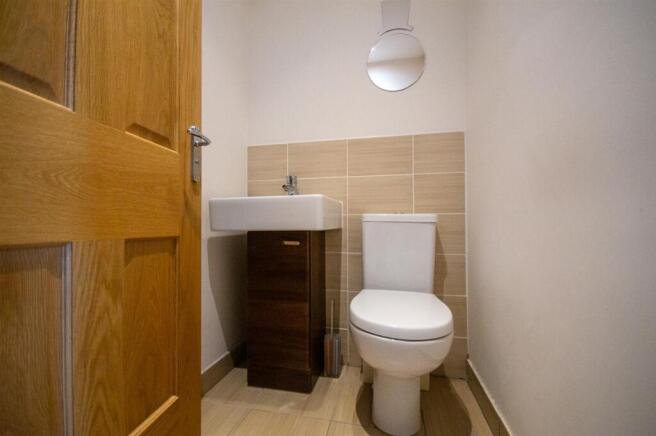 4 bed Terraced to rent Image 8