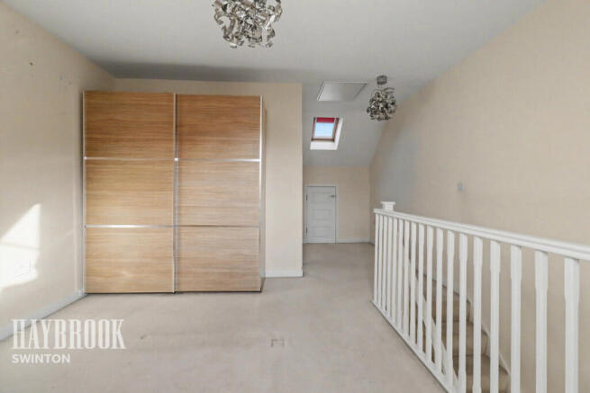 3 bed Semi-Detached for sale Image 11
