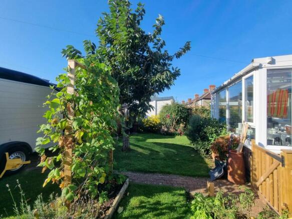 FRONT/SIDE GARDENS