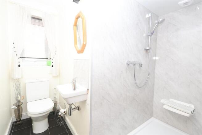 4 bed Detached for sale Image 11