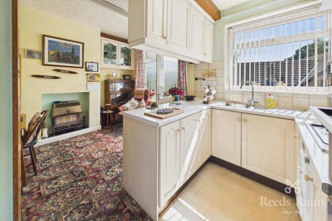 2 bed Semi-Detached for sale Image 8