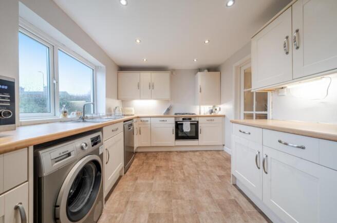 1408555-9-69852db8af394