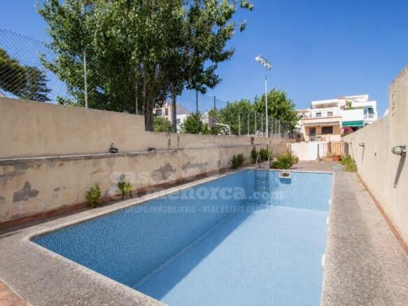 House in the centre of Mahón with garden and pool