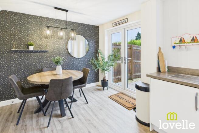 3 bed Semi-Detached to rent Image 5