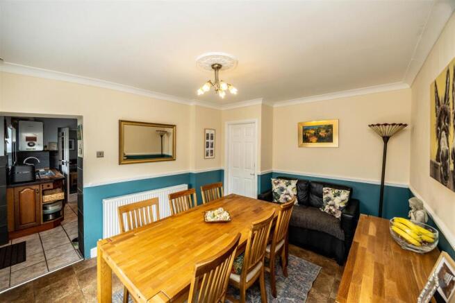 4 bed Semi-Detached for sale Image 7