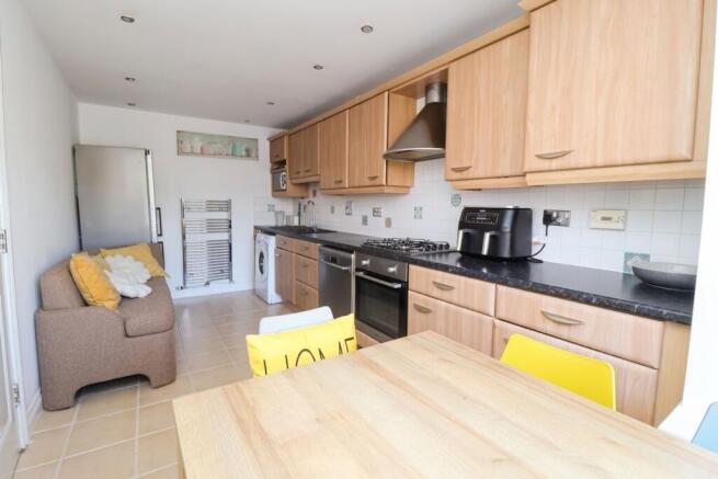 4 bed Terraced for sale Image 5