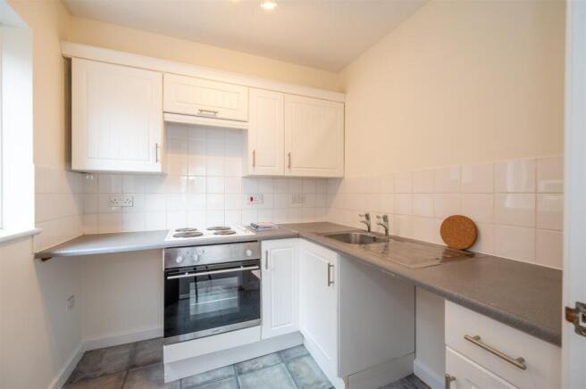 Flat 1 Regatta Court 25 3.jpg