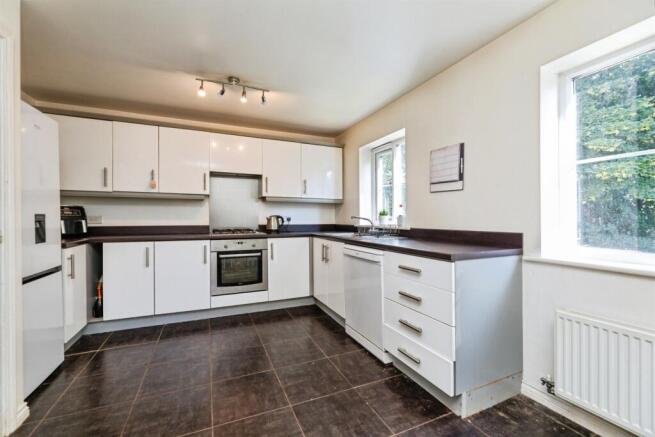 3 bed Terraced for sale Image 11
