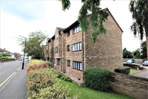 Flat 6, 10 Nijinsky House, Chiltern View Road, Uxbridge UB8 2QH