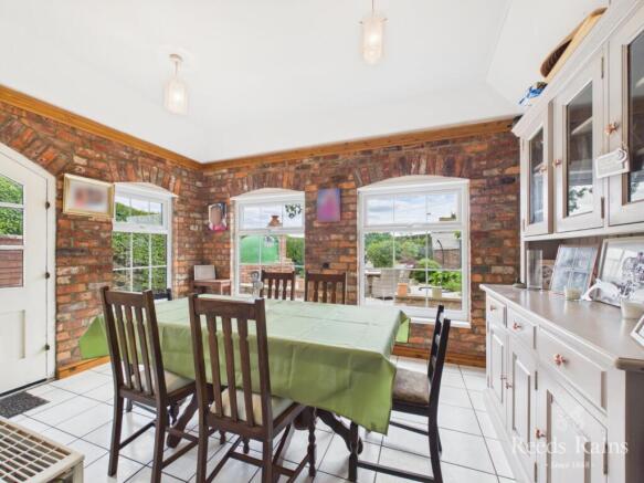 3 bed Semi-Detached for sale Image 10