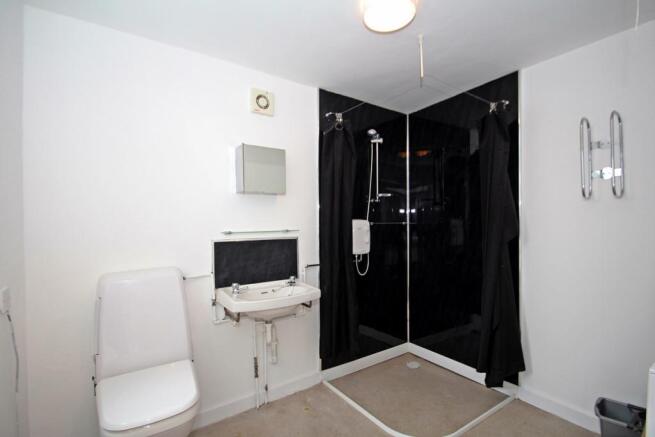 WET ROOM / Downstair