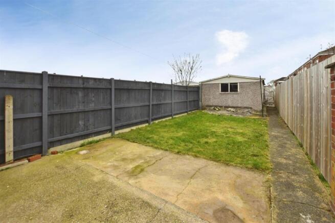 3 bed Terraced for sale Image 11
