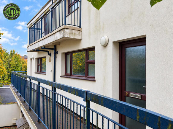 3-bed flat on Raglan Road, Devonport, Plymouth, £140,000