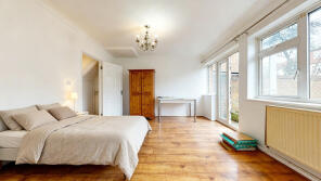 28, Palace Road, Wood Green, London N11 2PR