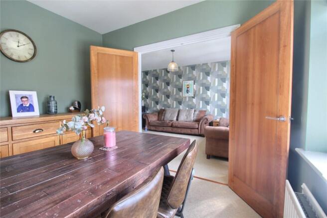 2 bed Flat for sale Image 4