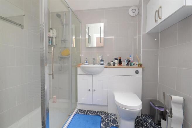 8 Bathroom.JPG