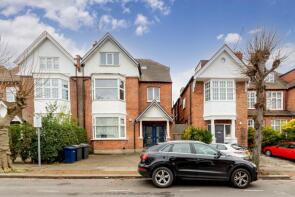 First Floor Flat, 41, Woodstock Road, Golders Green, London NW11 8ES