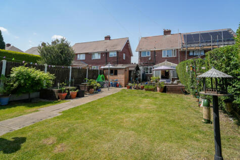 Cemetery Road, Rotherham, S63