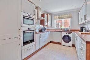 4, Seathrift Close, Lee-on-the-solent PO13 9LJ