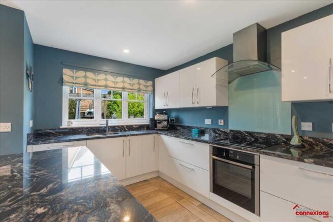 Kitchen Area (1)