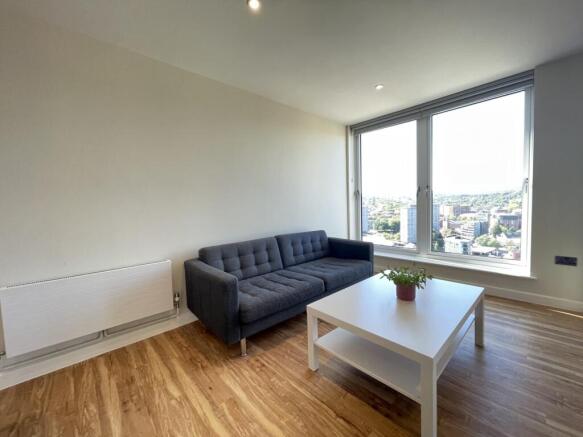 2 bed Apartment to rent Image 7