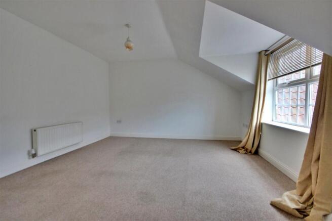 2 bed Flat for sale Image 4
