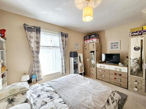 3 bed Terraced for sale Image 7