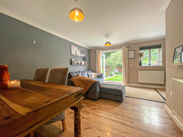 6 St Marys Close - Living Dining