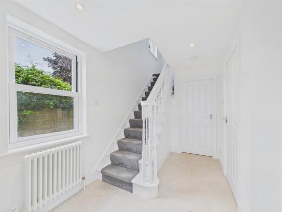 4 bed Detached for sale Image 7