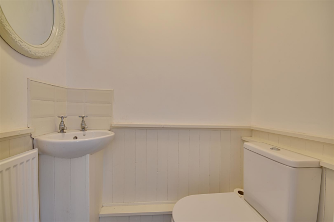 Ensuite cloakroom