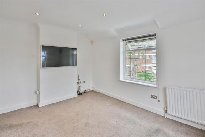 Weald Road, Brentwood photo 4
