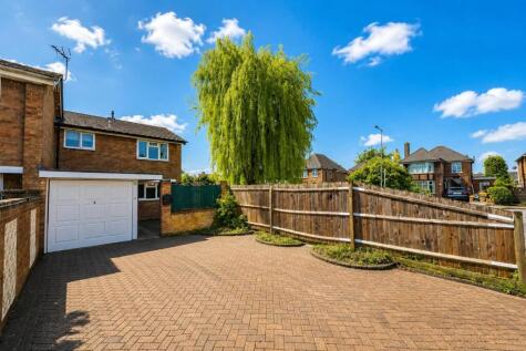 Radburn Court, Dunstable