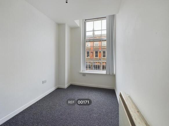 2 bed Apartment to rent Image 8