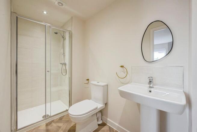 4 bed Detached for sale Image 11