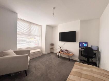 Rivington Crescent, Swinton, M27