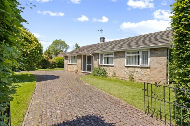 Entrance/Driveway