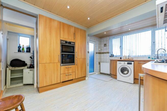 3 bed Detached Bungalow for sale Image 9