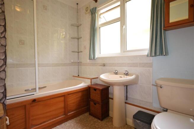 BATHROOM 1S.jpg